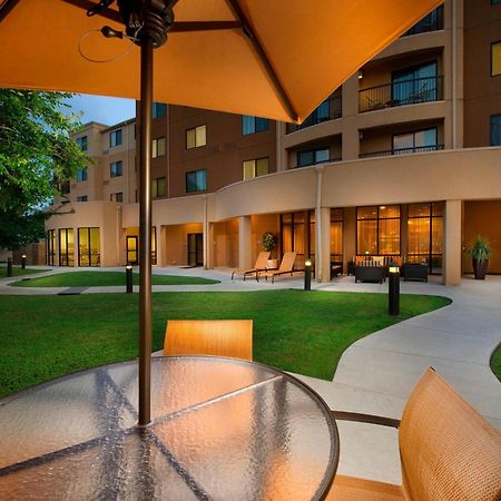 Courtyard By Marriott San Antonio Seaworld/Lackland Екстериор снимка