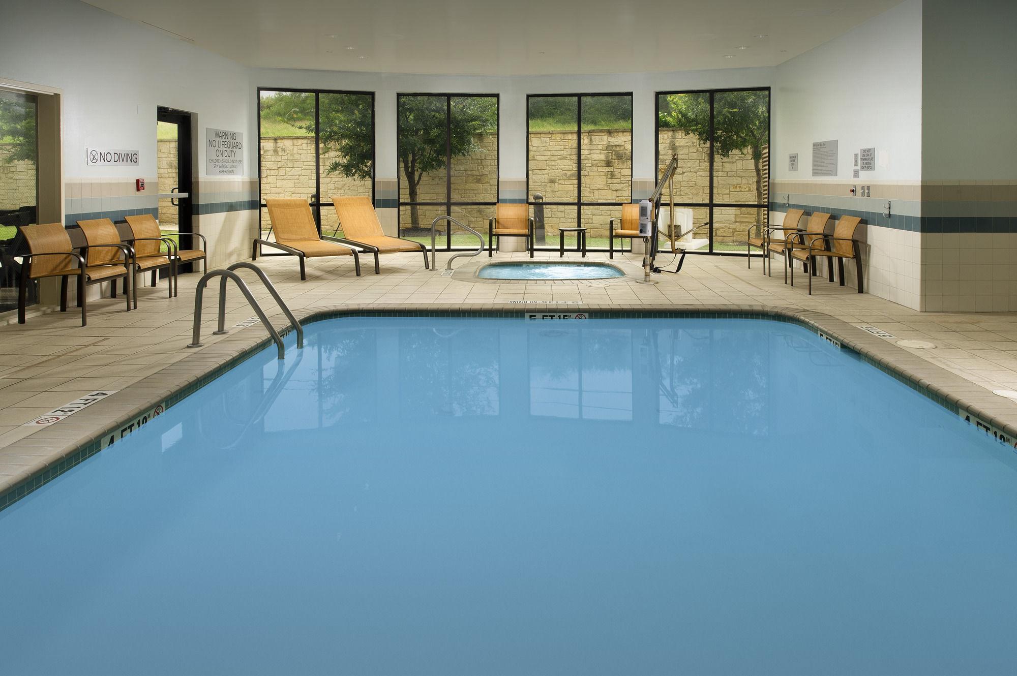 Courtyard By Marriott San Antonio Seaworld/Lackland Екстериор снимка