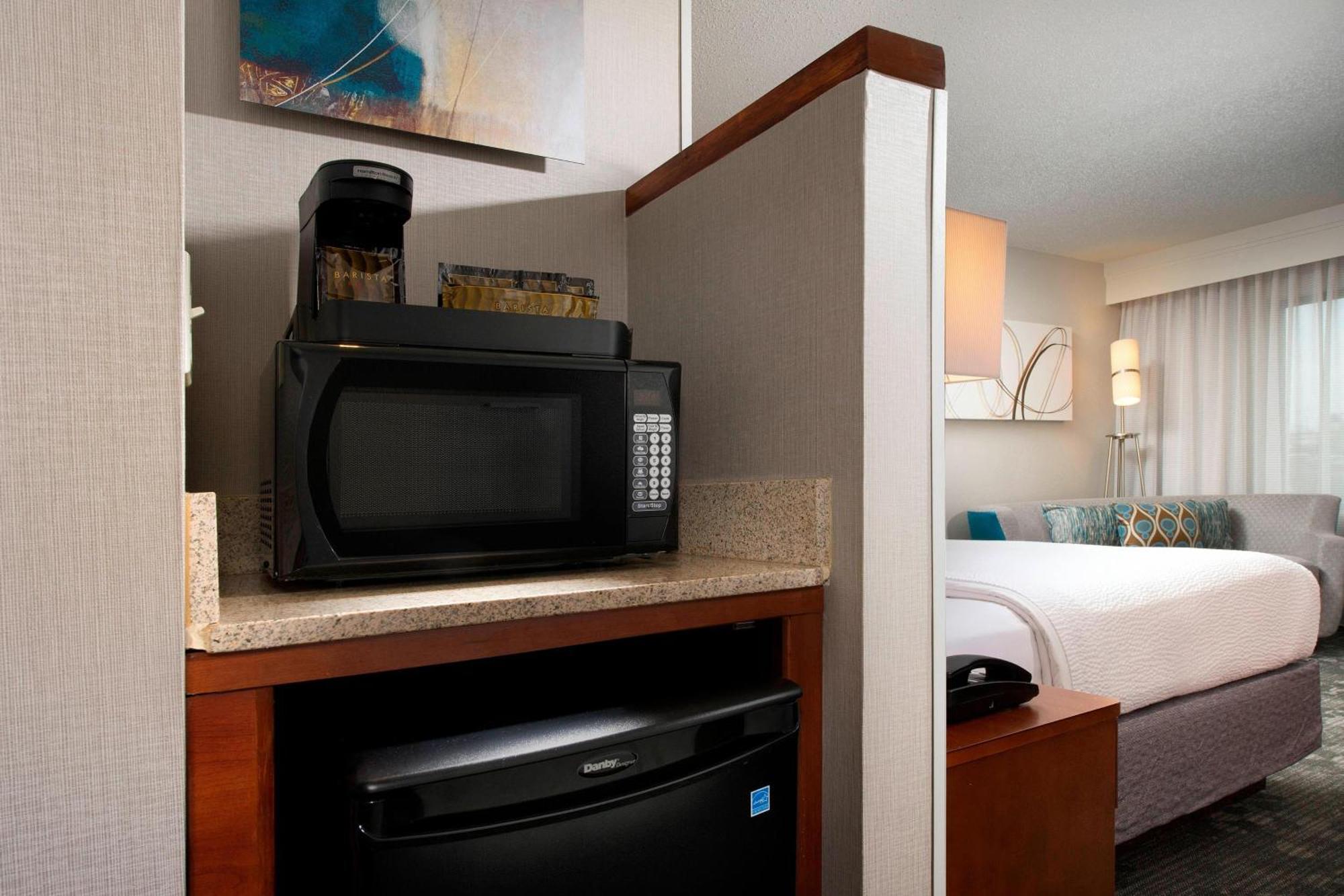Courtyard By Marriott San Antonio Seaworld/Lackland Екстериор снимка