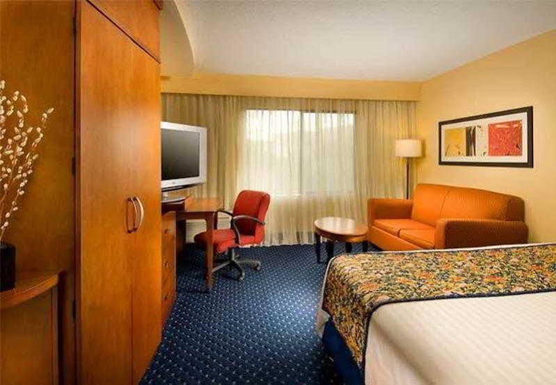 Courtyard By Marriott San Antonio Seaworld/Lackland Екстериор снимка